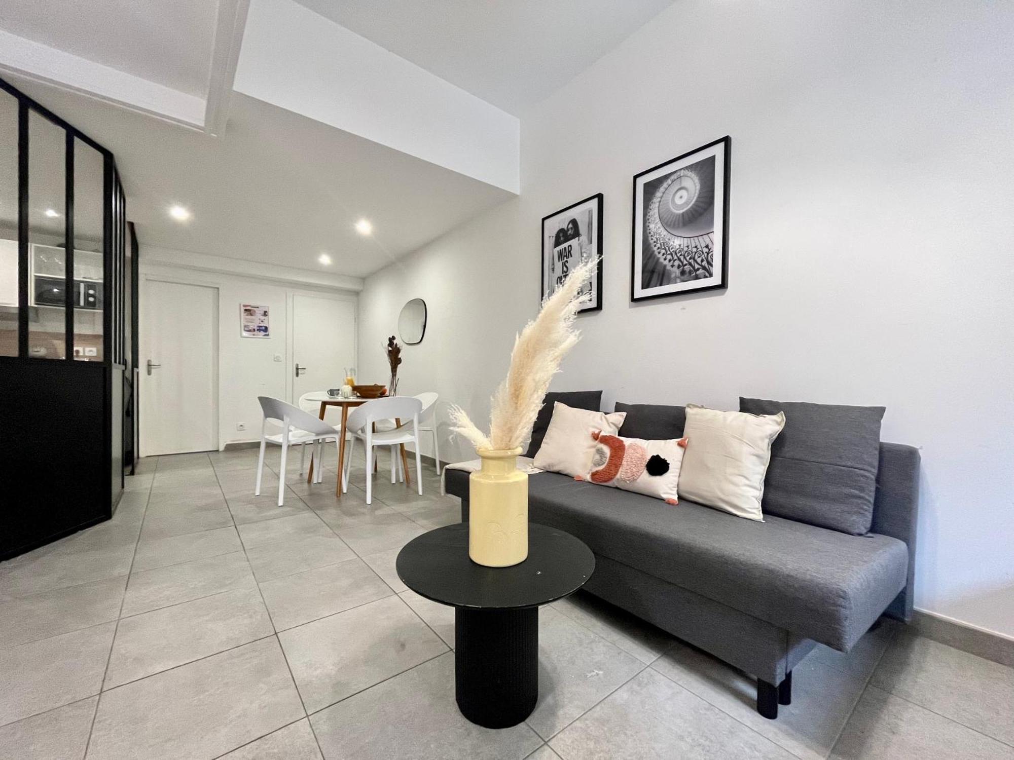 Suite Danbury Λυών Εξωτερικό φωτογραφία